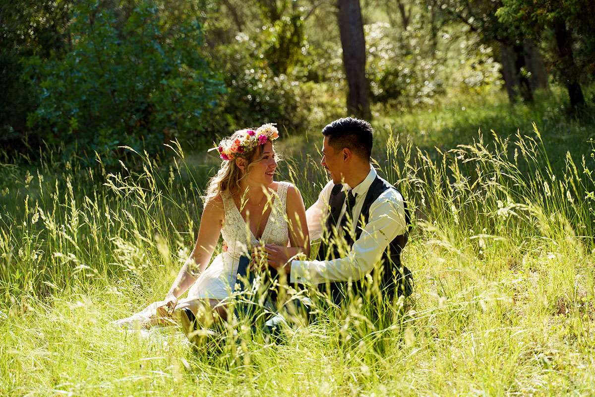 Photographe-mariage-NIMES-dans-herbes-Sebastien-Mulaton