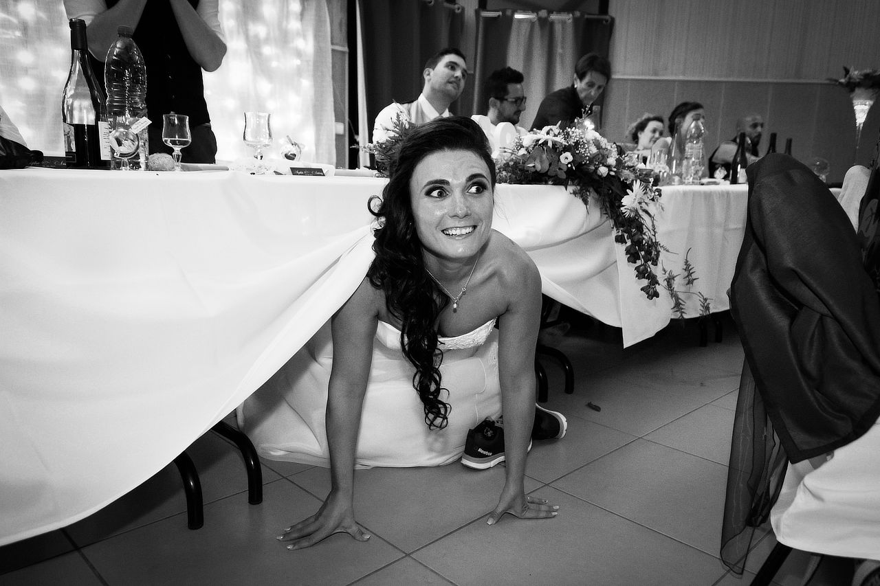 La mariée sous la table