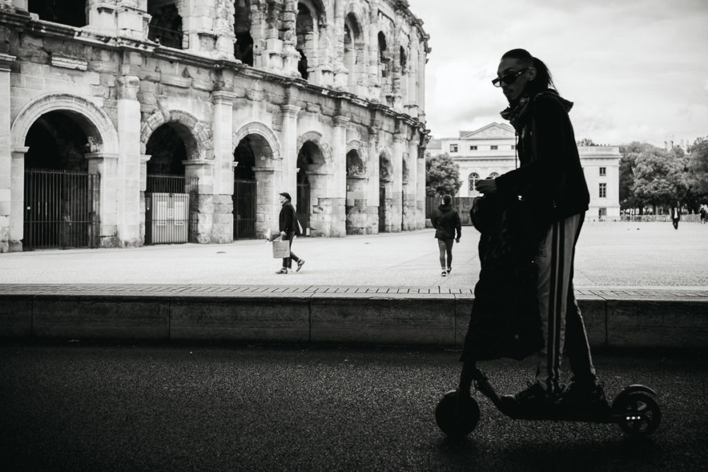 Les arènes de Nîmes, un lieu parfait en centre ville nîmois pour des photos de votre mariage avec unec ouleur locale